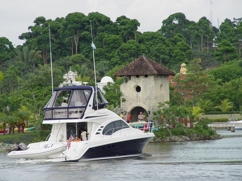 Amatique Bay Hotel Puerto Barrios Exteriör bild