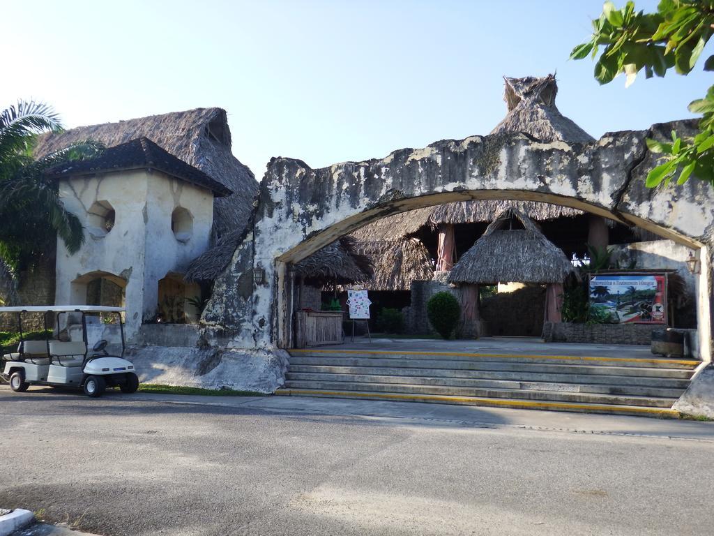 Amatique Bay Hotel Puerto Barrios Exteriör bild